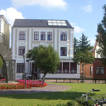 Luise In Der Neptun Apartment